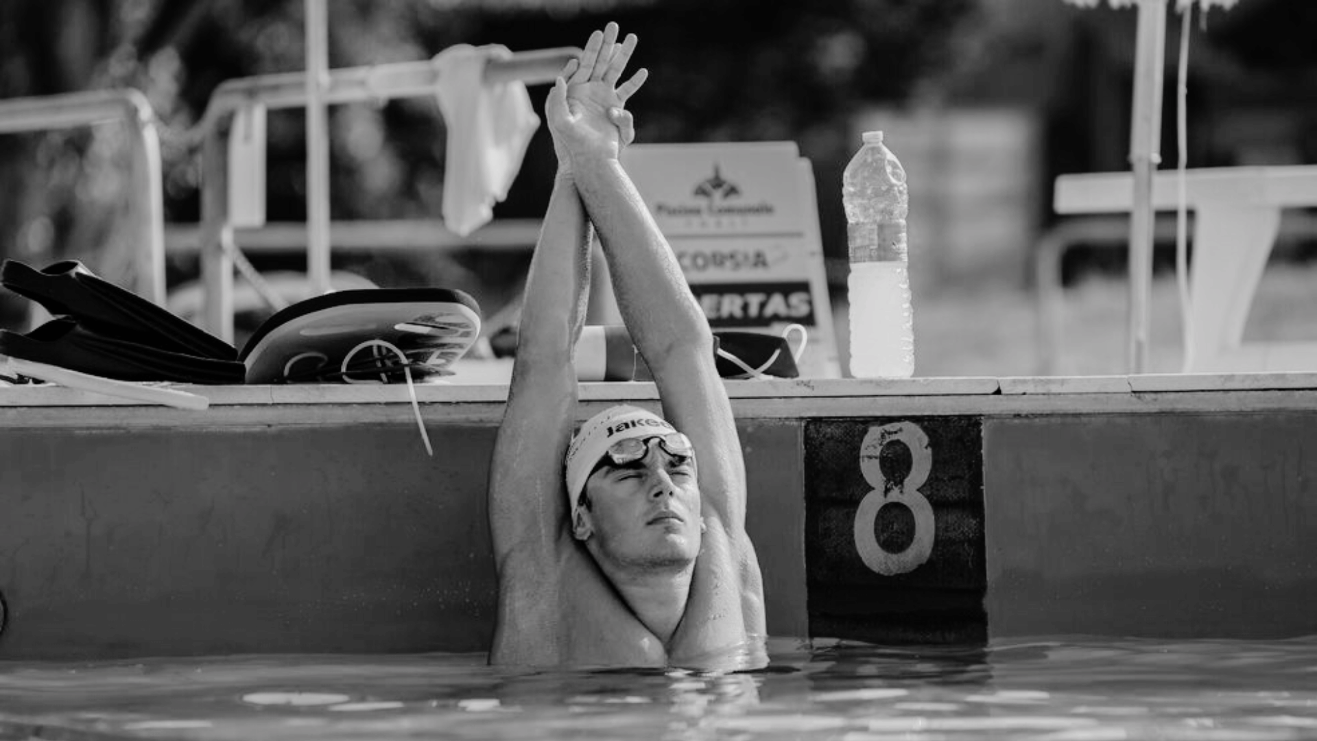 Tips for strong and healthy arms for swimmers by Swimbox.